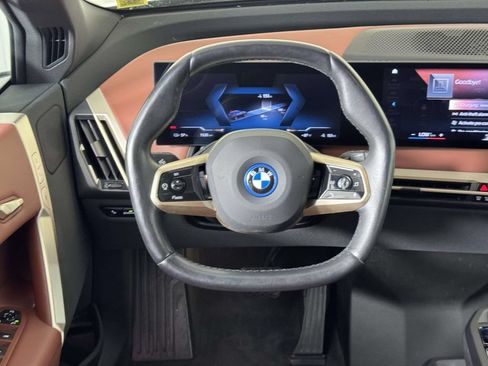 Used 2023 BMW iX xDrive50 w/ Sport Package AWD/4WD image 20
