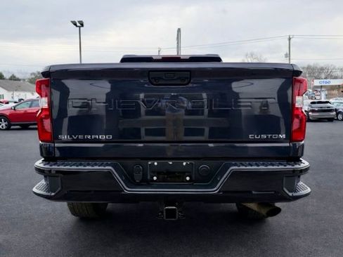 Used 2024 Chevrolet Silverado 2500 Custom w/ Custom Convenience Package image 9