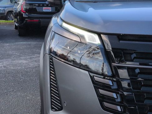 New 2026 Nissan Pathfinder SL FWD image 10