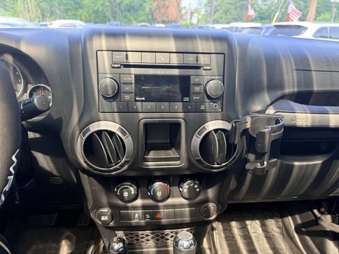 Used 2015 Jeep Wrangler Unlimited Sport w/ Connectivity Group AWD/4WD image 23