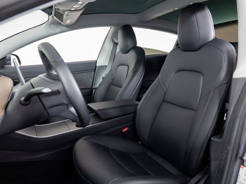 Used 2018 Tesla Model 3 Performance image 15