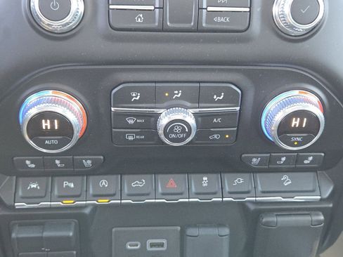 Used 2019 GMC Sierra 1500 SLT w/ SLT Premium Plus Package image 38