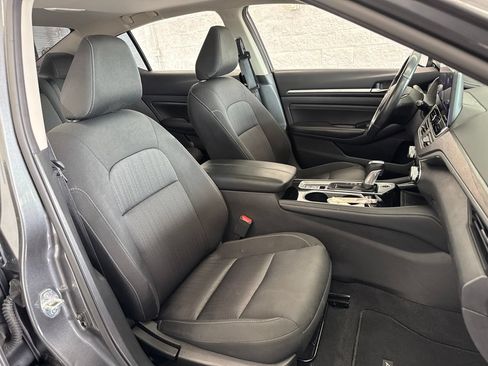 Used 2023 Nissan Altima 2.5 SV w/ SV Premium Package FWD image 47