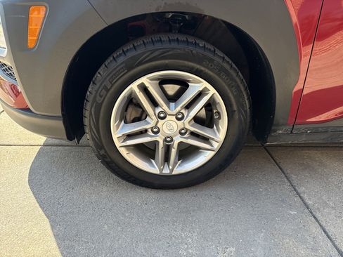Used 2019 Hyundai Kona SE AWD/4WD image 10