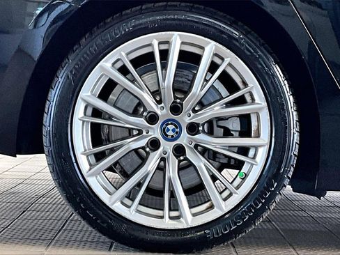 Used 2024 BMW 330e xDrive image 38