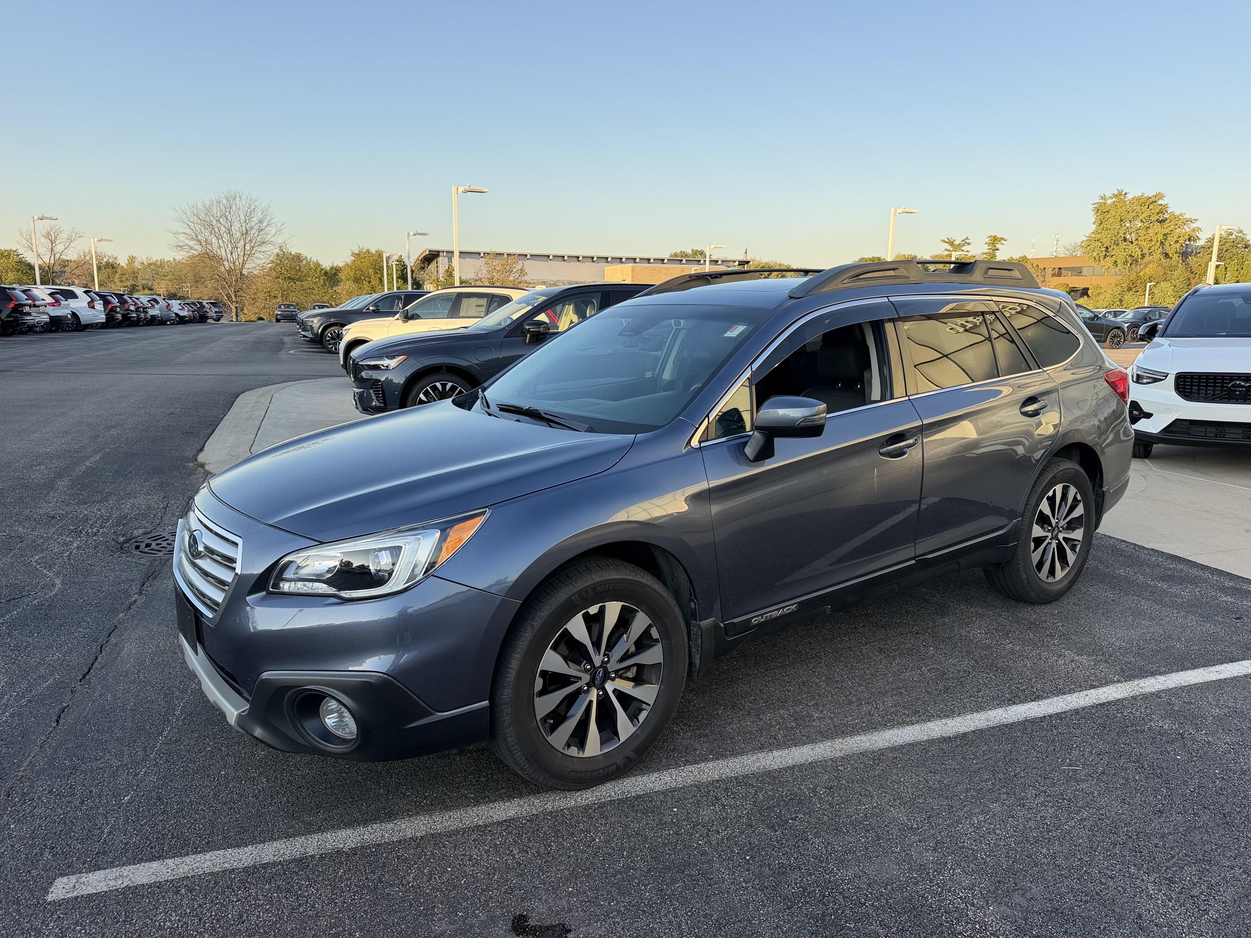 Used 2017 Subaru Outback 2.5i Limited AWD/4WD image 6