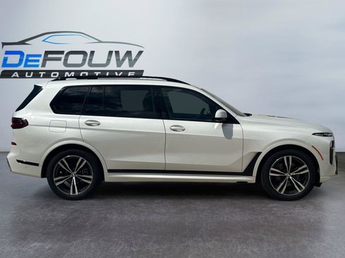 Used 2026 BMW X7 xDrive40i AWD/4WD image 2