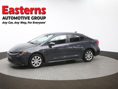 Used 2025 Toyota Corolla LE image 56