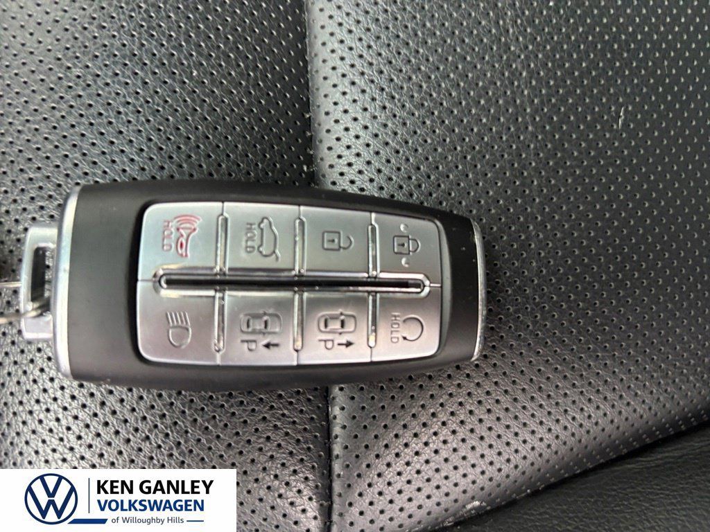 Used 2023 Genesis GV70 2.5T w/ Advanced Package AWD/4WD image 29
