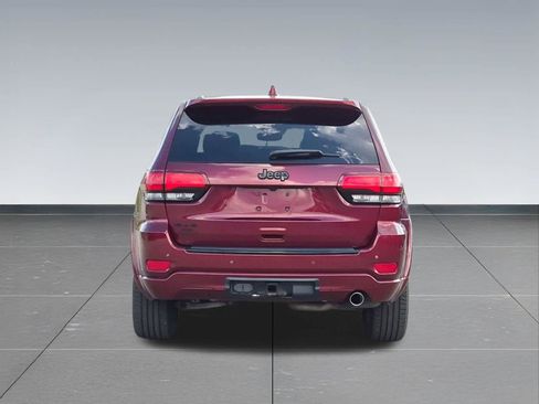 Used 2017 Jeep Grand Cherokee Altitude AWD/4WD image 5