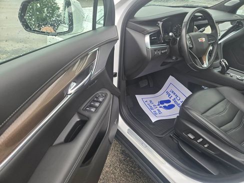 Used 2023 Cadillac XT6 Premium Luxury w/ Platinum Package AWD/4WD image 6