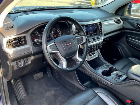 Used 2023 GMC Acadia SLT image 13