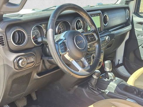 Used 2019 Jeep Wrangler Unlimited Sahara AWD/4WD image 10
