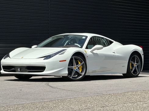 Used 2014 Ferrari 458 Italia Coupe RWD image 1