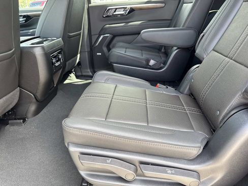 New 2026 Chevrolet Suburban High Country w/ Sun And Tow Package AWD/4WD image 10