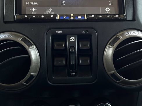 Used 2017 Jeep Wrangler Unlimited Sport w/ Quick Order Package 24S AWD/4WD image 19