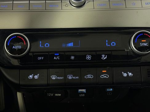 Used 2024 Hyundai Elantra Limited FWD image 19
