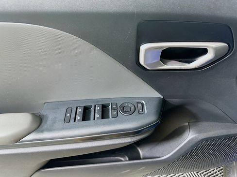 Used 2025 Kia K4 LXS image 15