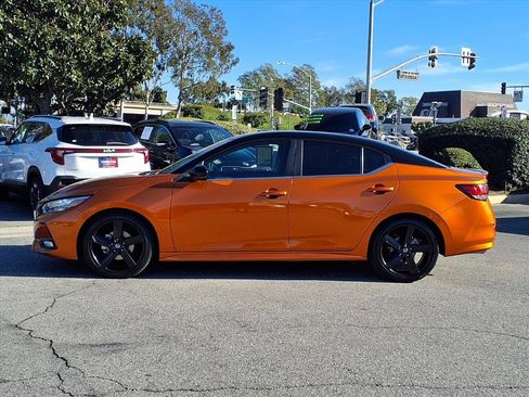 Used 2022 Nissan Sentra SR w/ Electronics Package image 2