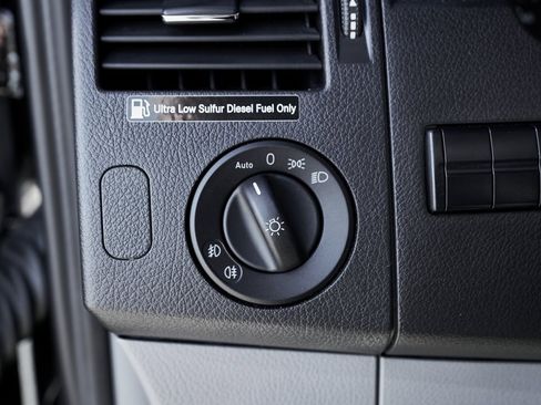 Used 2018 Mercedes-Benz Sprinter 2500 image 52