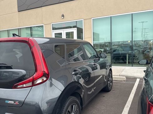 Used 2021 Kia Soul S image 9