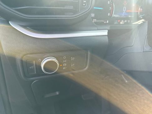 Used 2022 Ford Explorer XLT AWD/4WD image 13