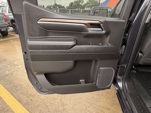 Used 2024 Chevrolet Silverado 1500 LT image 15