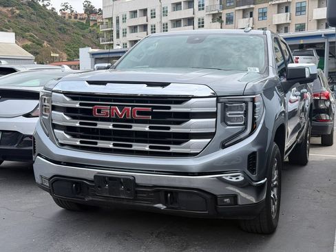 Used 2025 GMC Sierra 1500 SLT AWD/4WD image 2