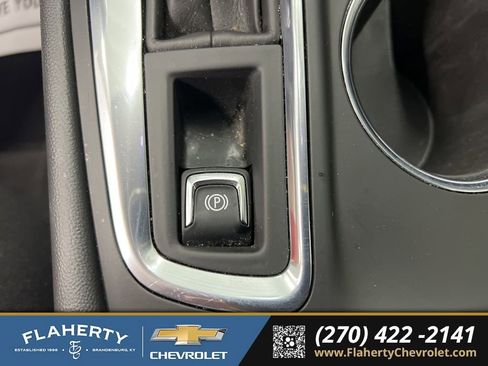 Used 2023 Chevrolet Equinox LT image 33