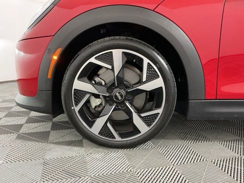Certified 2025 MINI Cooper 2-Door Hardtop FWD image 24