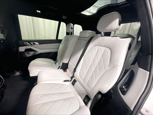 Used 2023 BMW X7 xDrive40i w/ Executive Package image 15