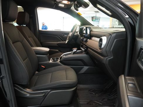 Used 2024 Chevrolet Colorado LT w/ LT Convenience Package II AWD/4WD image 35
