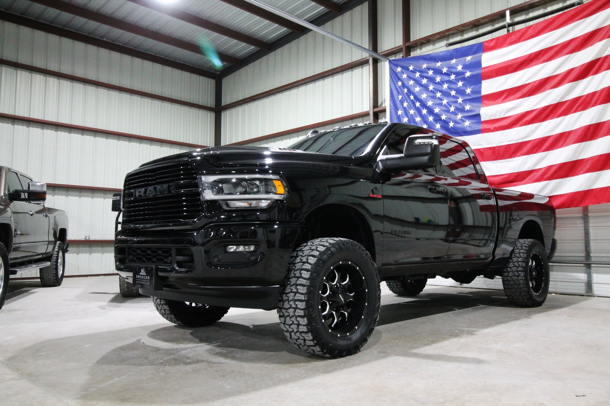 Used 2024 RAM 3500 Laramie w/ Night Edition AWD/4WD image 3