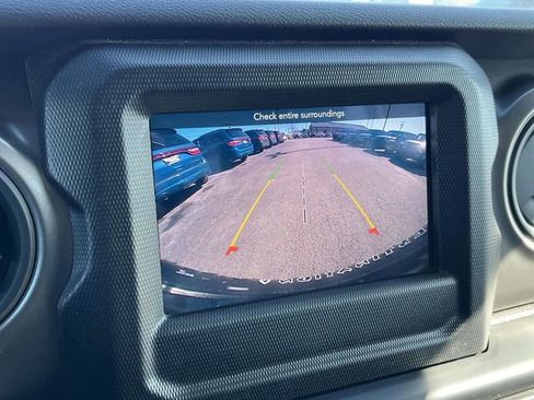 Used 2021 Jeep Wrangler Unlimited Sport image 29