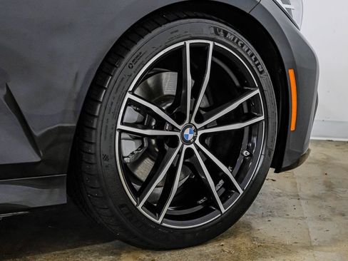 Used 2019 BMW 330i Sedan w/ M Sport Package RWD image 59
