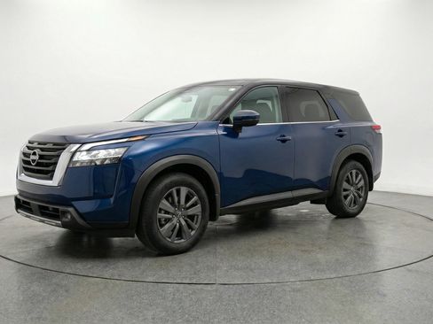 Used 2025 Nissan Pathfinder SV AWD/4WD image 3