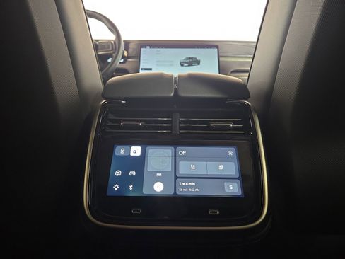 Used 2022 Rivian R1T Launch Edition image 28