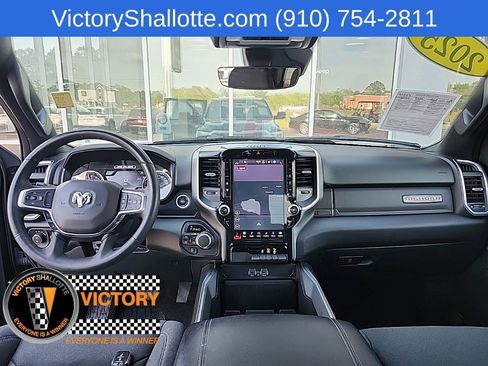 Used 2025 RAM 1500 Big Horn AWD/4WD image 3