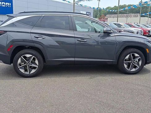 Certified 2025 Hyundai Tucson SEL image 9