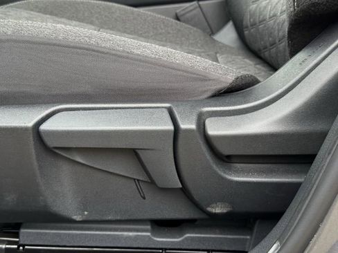 Used 2025 Nissan Kicks SV FWD image 25