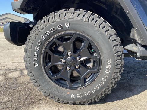 Used 2022 Jeep Gladiator Willys image 31