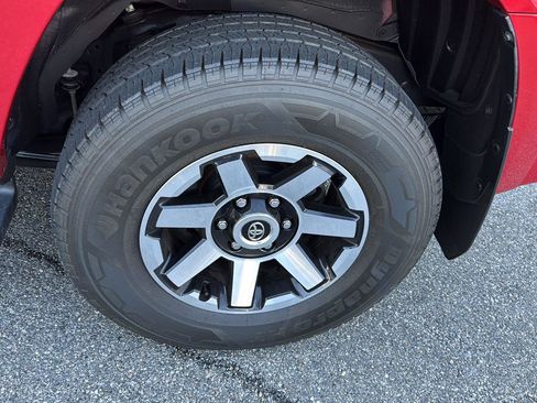 Used 2022 Toyota 4Runner TRD Off-Road image 31