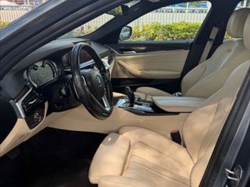Used 2019 BMW 530e RWD image 23
