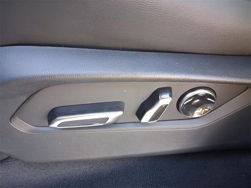 Used 2025 Acura MDX FWD image 19