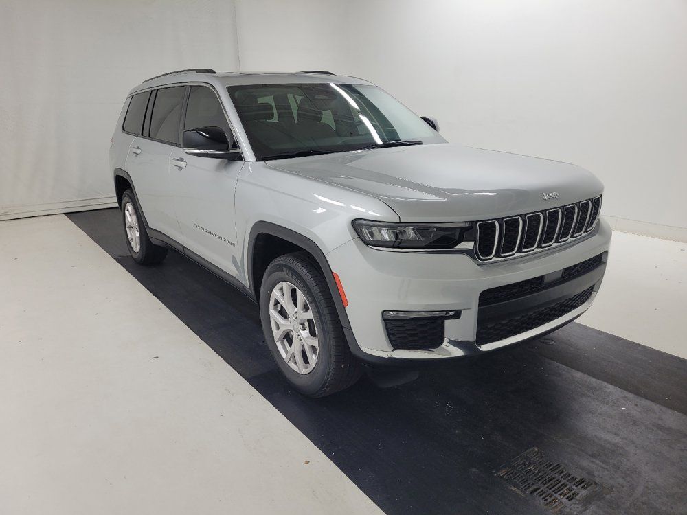 Used 2022 Jeep Grand Cherokee L Limited RWD image 13