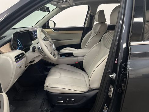 Used 2024 Hyundai Palisade Limited FWD image 12