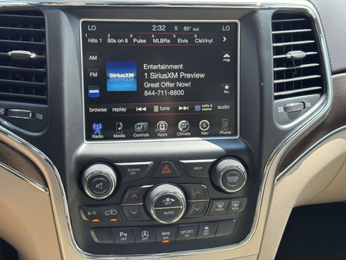 Used 2017 Jeep Grand Cherokee Limited AWD/4WD image 24