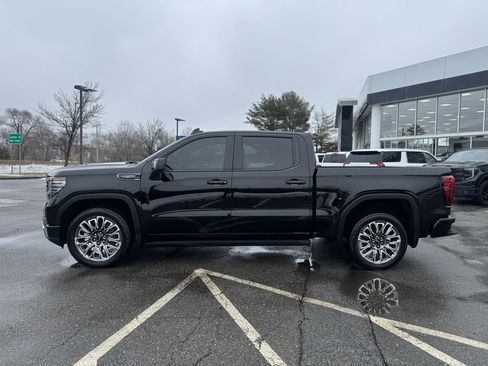 Used 2024 GMC Sierra 1500 Denali Ultimate image 2