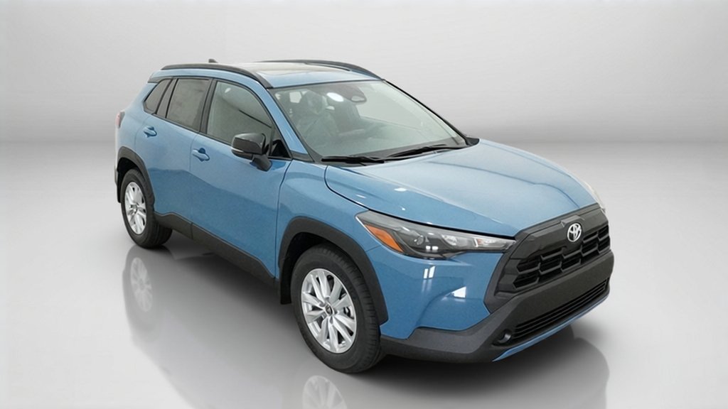 New 2026 Toyota Corolla Cross LE w/ Moonroof Package FWD image 5