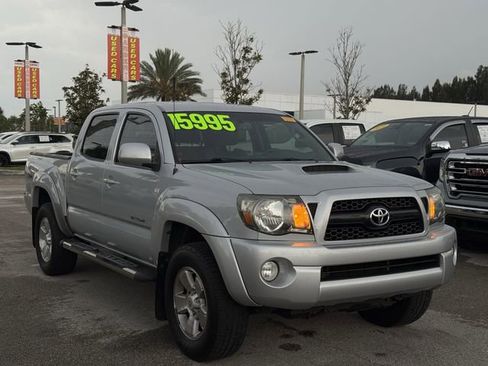 Used 2011 Toyota Tacoma PreRunner w/ TRD Sport Pkg RWD image 4